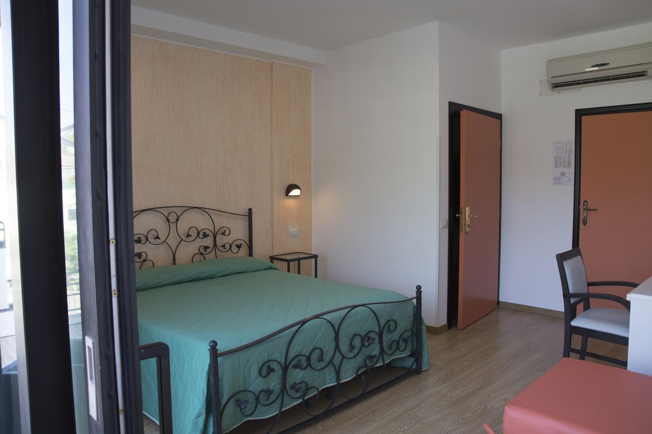 Ristorante Albergo Gerardo Di Masi Caposele Kültér fotó